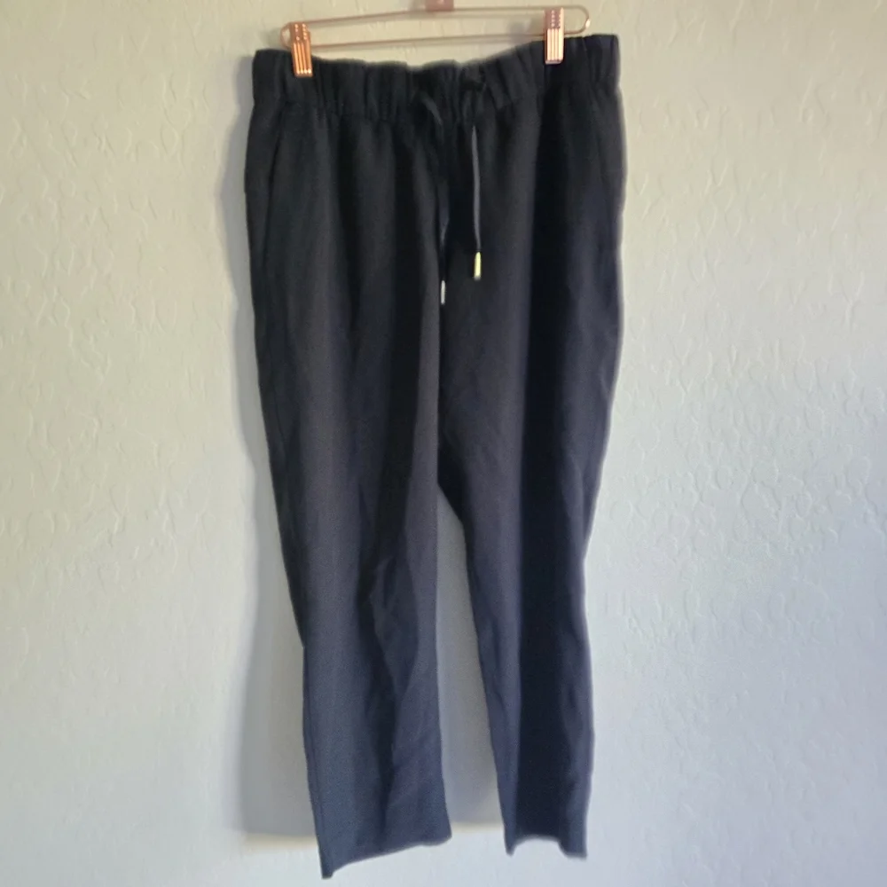 Lululemon On the‎ Fly Crop Pants 23